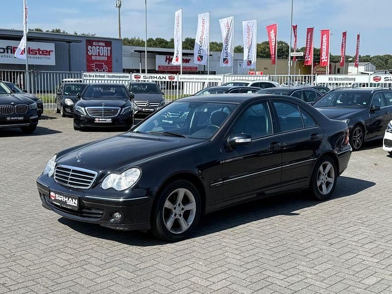 Blau Gebraucht 2006 Mercedes C180 Avantgarde Limousine | 1.950 € (Superpreis) - Bild 1/4