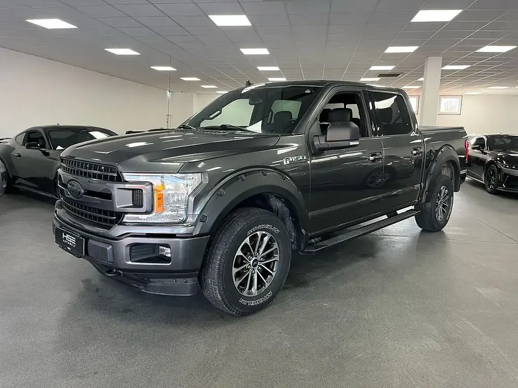 Gebraucht Ford V8 401 PS (294 kW) 2019 Grau SUV
