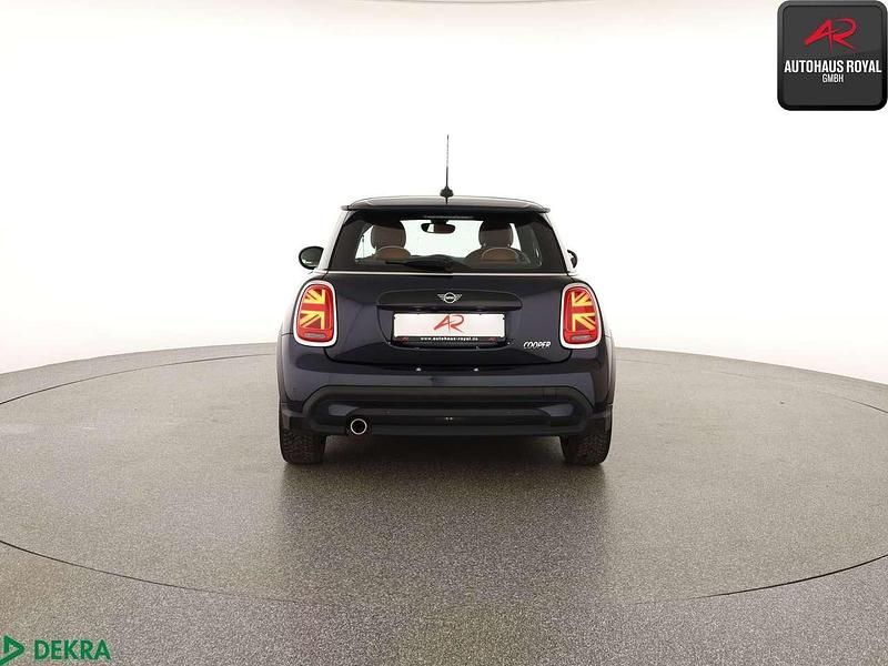 Gebraucht Mini Cooper 136 PS (100 kW) 2023 Enigmatic black Kleinwagen