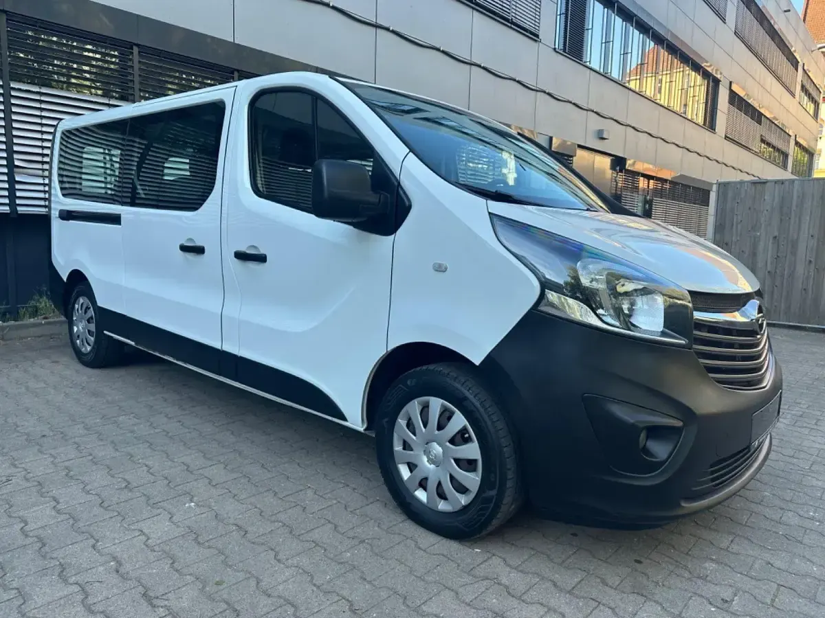 Gebraucht Opel Vivaro Comfort 120 PS (88 kW) 2018 Weiß Van / Kleinbus