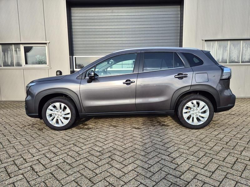 Neu Suzuki SX4 S-Cross Comfort 110 PS (80 kW) 2026 Titan dark gray pearl metallic SUV