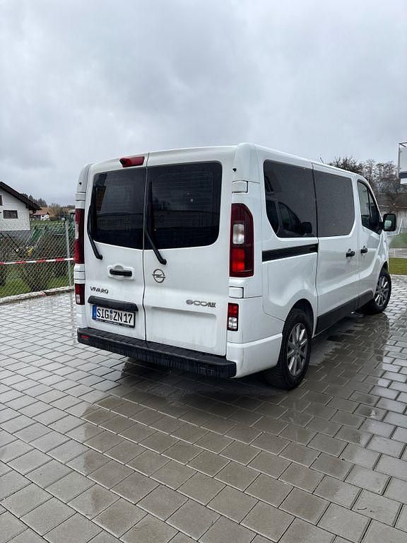 Gebraucht Opel Vivaro 95 PS (69 kW) 2017 Weiß Van / Kleinbus