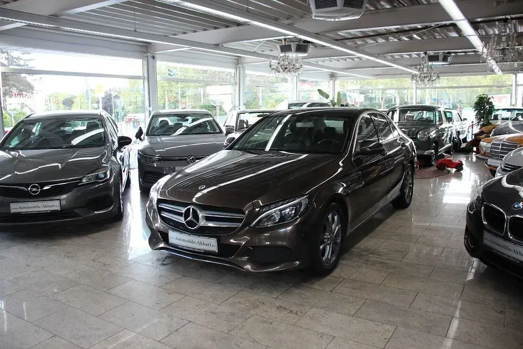 Gebraucht Mercedes C180 Avantgarde 156 PS (114 kW) 2017 Braun Limousine