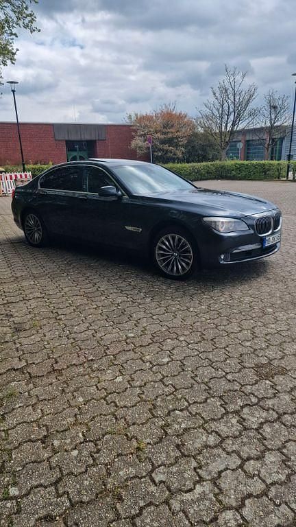 Gebraucht BMW 730L Performance 245 PS (180 kW) 2010 Schwarz Limousine