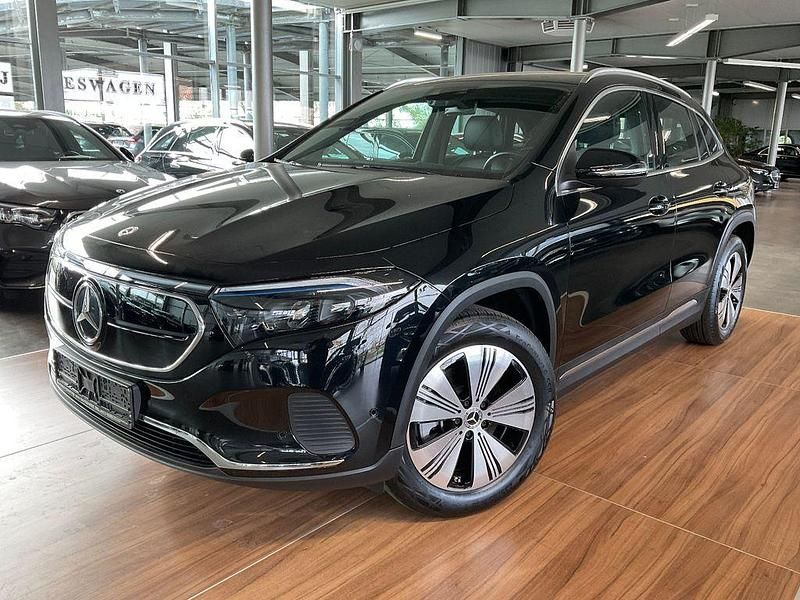 Kosmosschwarz Gebraucht 2023 Mercedes EQA250 Progressive SUV | 29.980 € (Fairer Preis) - Bild 1/4