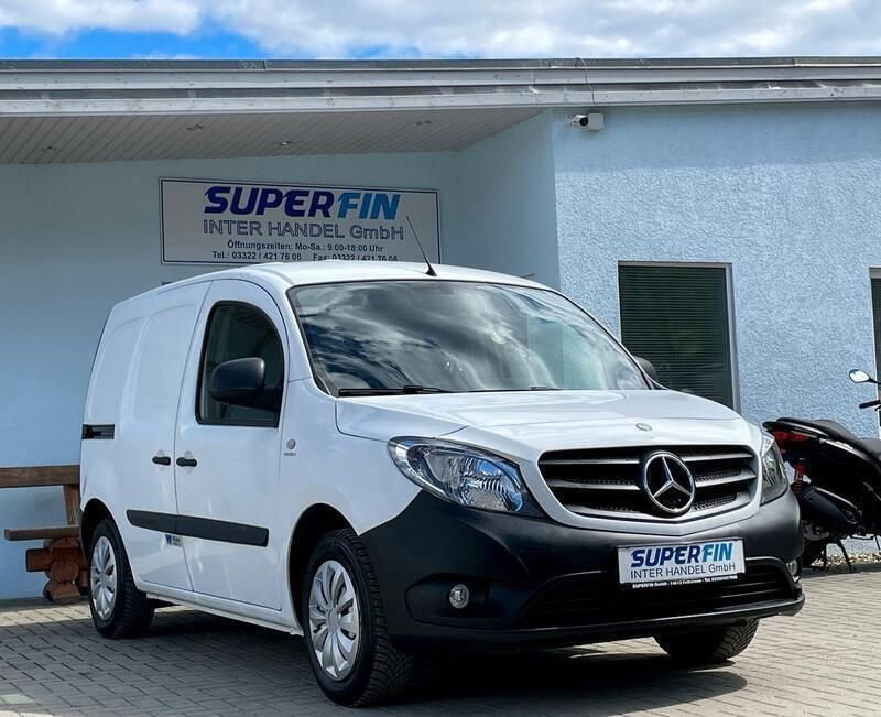 Weiß Gebraucht 2015 Mercedes Citan 109 Van / Kleinbus | 14.990 € - Bild 1/4