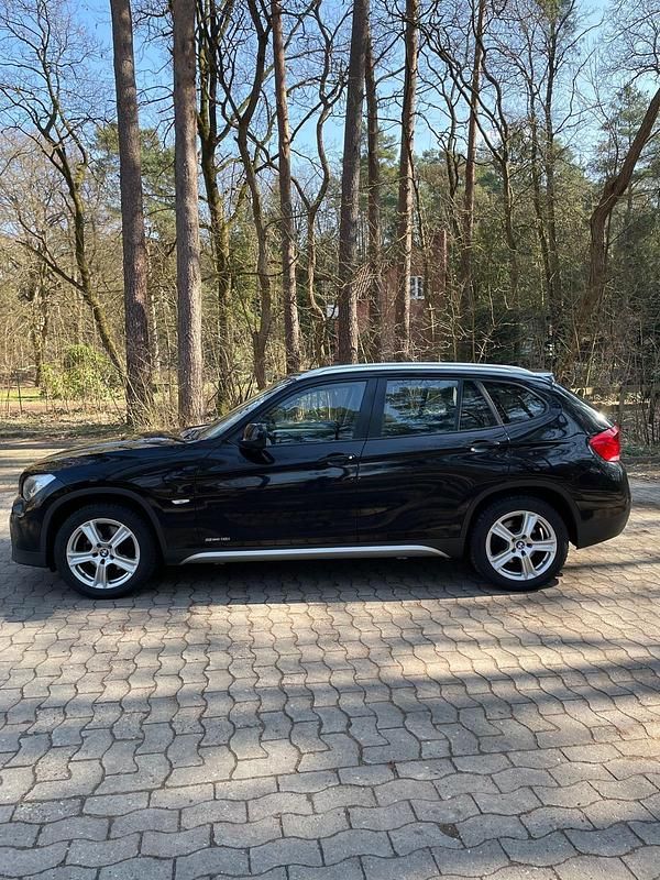 Gebraucht BMW X1 150 PS (110 kW) 2010 Schwarz SUV