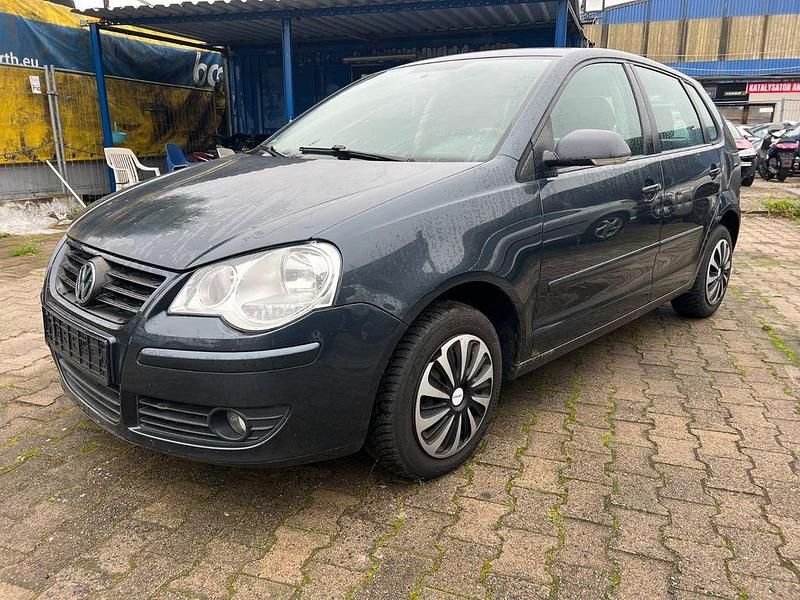Blau Gebraucht 2005 VW Polo Comfortline Limousine | 899 € (Superpreis) - Bild 1/4
