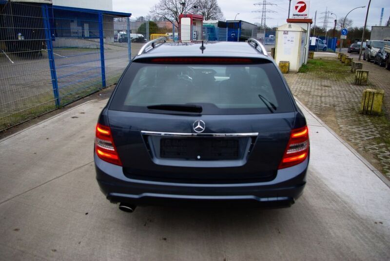 Gebraucht Mercedes C250 204 PS (150 kW) 2013 Schwarz (metallic) Kombi