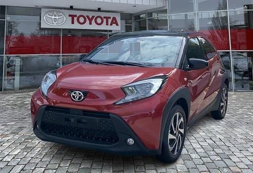 Neu Toyota Aygo X Comfort 72 PS (52 kW) 2025 Rot SUV