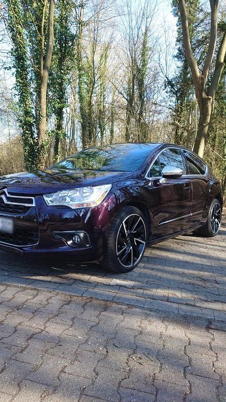Gebraucht Citroën DS4 120 PS (88 kW) 2015 Violet Kleinwagen
