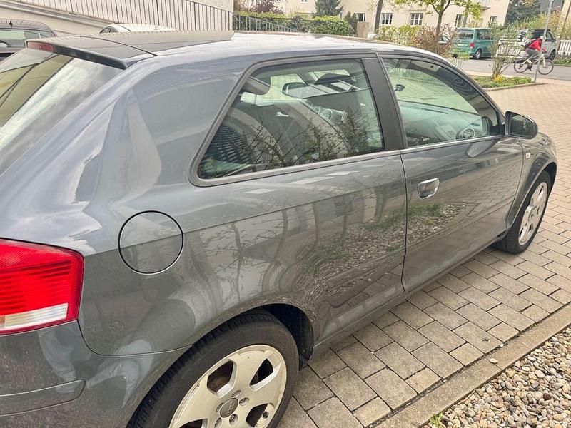 Second-hand Audi A3 Attraction 102 CP (75 kW) 2004 Gri Hatchback