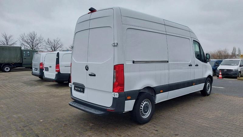 Gebraucht Mercedes E-Sprinter 85 kW (116 PS) 2022 Arktikweiß Van