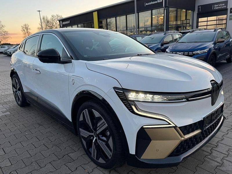 Gebraucht Renault Megane E-Tech Iconic 161 kW (220 PS) 2022 Weiß Limousine