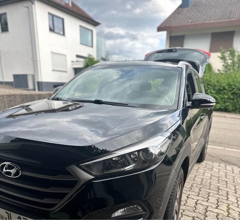 Schwarz Gebraucht 2015 Hyundai Tucson SUV | 11.000 € (Fairer Preis) - Bild 1/4