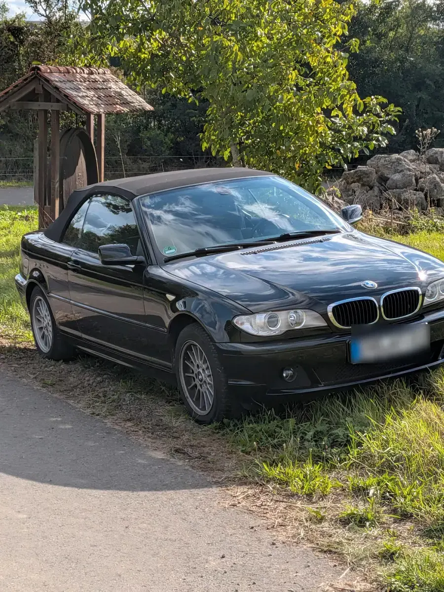 Gebraucht BMW 318 Cabriolet 143 PS (105 kW) 2004 Schwarz Cabrio