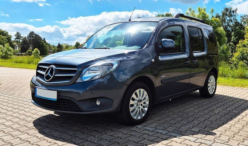 Schwarz Gebraucht 2016 Mercedes Citan 109 Kombi | 11.400 € (Fairer Preis) - Bild 1/4