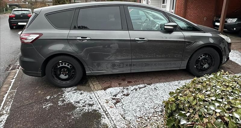 Gebraucht Ford S-MAX S 150 PS (110 kW) 2015 Grau Van / Kleinbus