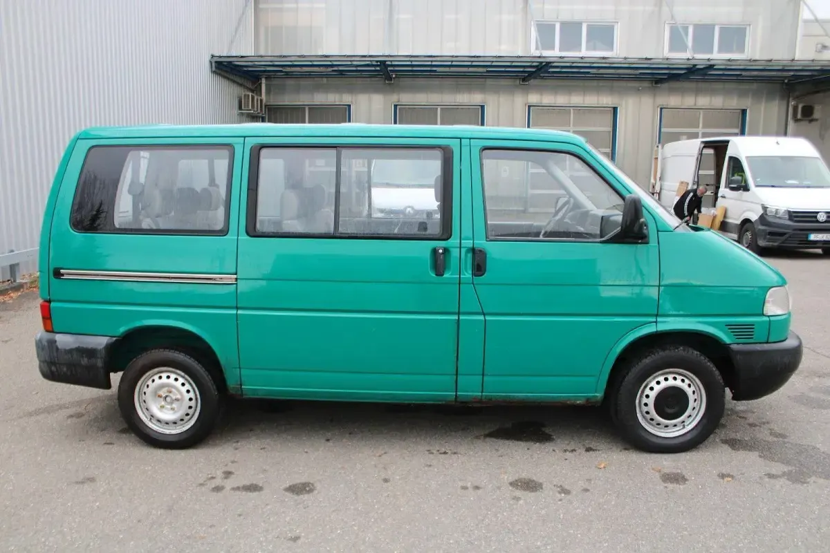 Gebraucht VW Caravelle 102 PS (75 kW) 1998 Grün Van