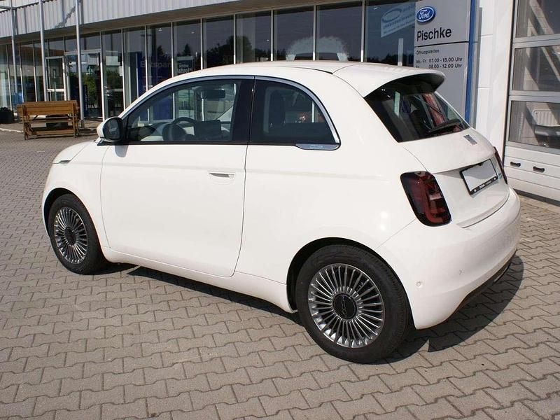 Neu Fiat 500e La Prima 86 kW (118 PS) 2026 Arktisweiss Limousine