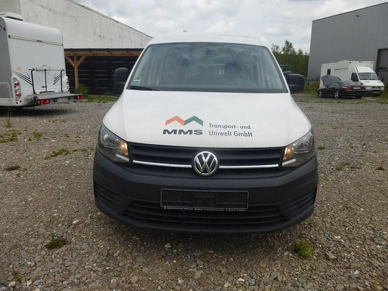 Weiß Gebraucht 2019 VW Caddy Trendline Van / Kleinbus | 8.999 € (Guter Preis) - Bild 1/4