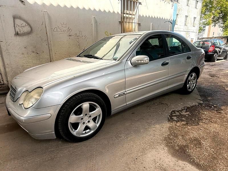 Silber Gebraucht 2003 Mercedes C200 Limousine | 2.180 € (Guter Preis) - Bild 1/4