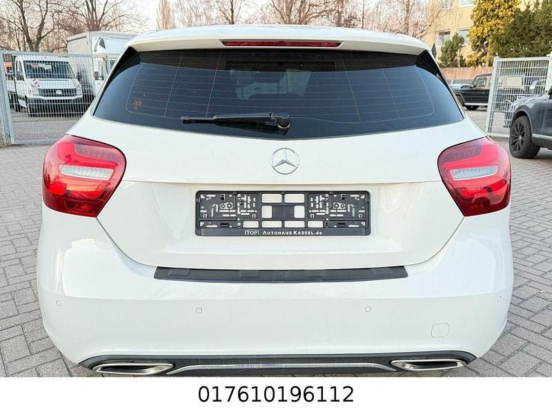 Gebraucht Mercedes A180 122 PS (89 kW) 2016 Weiß Limousine