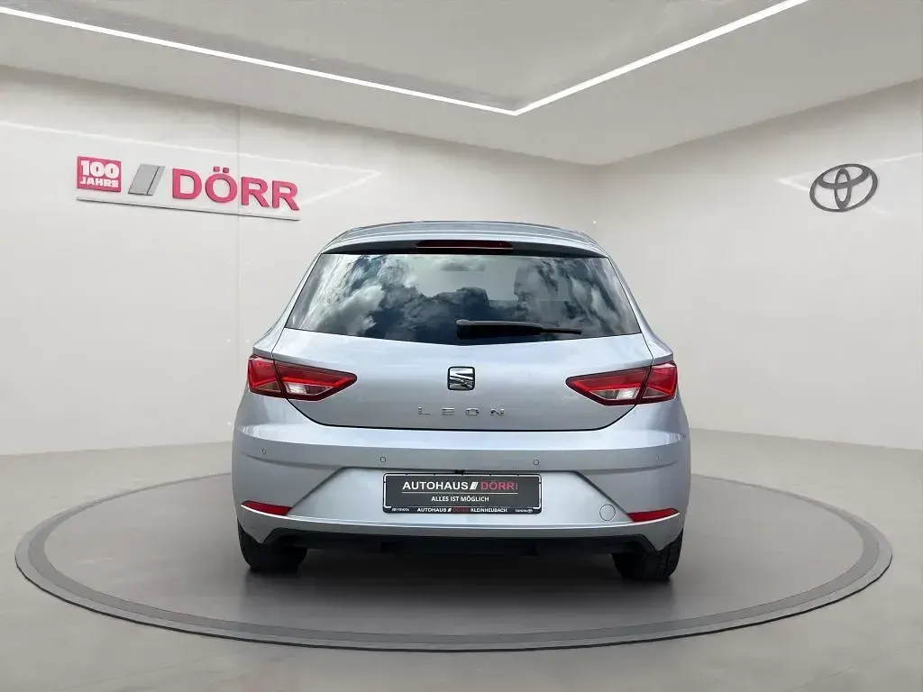 Gebraucht Seat Leon Style 131 PS (96 kW) 2019 Silber Limousine