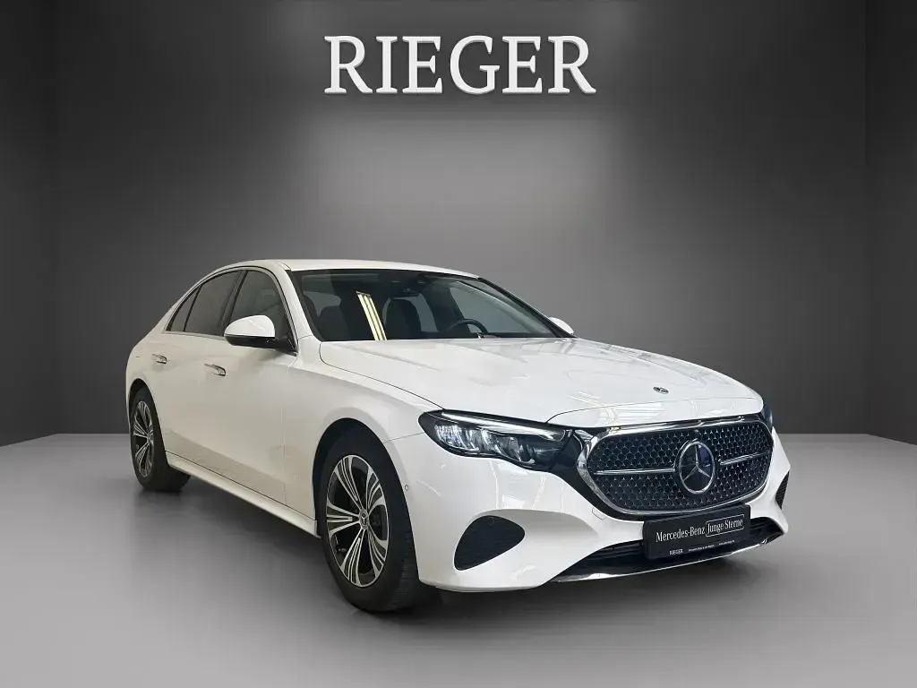 Gebraucht Mercedes E220 Advanced 197 PS (144 kW) 2025 Weiß Limousine