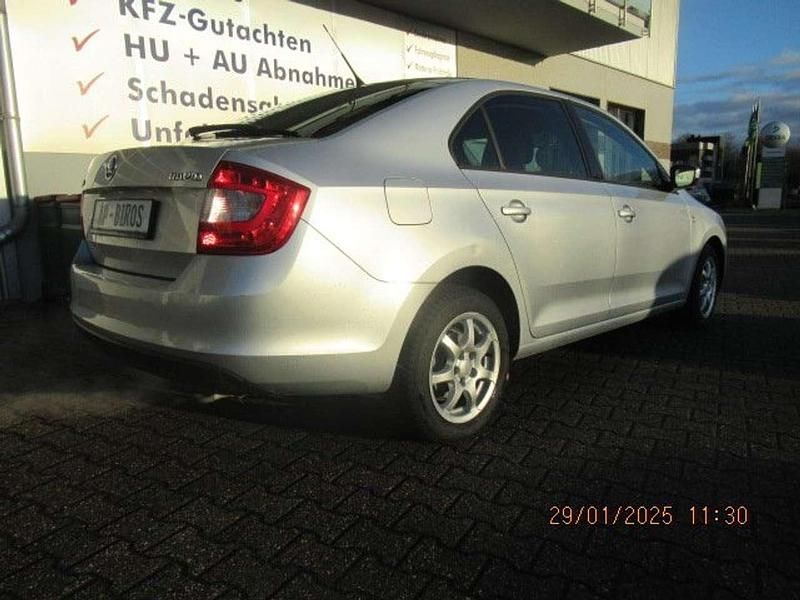 Gebraucht Skoda Rapid Ambition 86 PS (63 kW) 2014 Brilliantsilber metallic Limousine