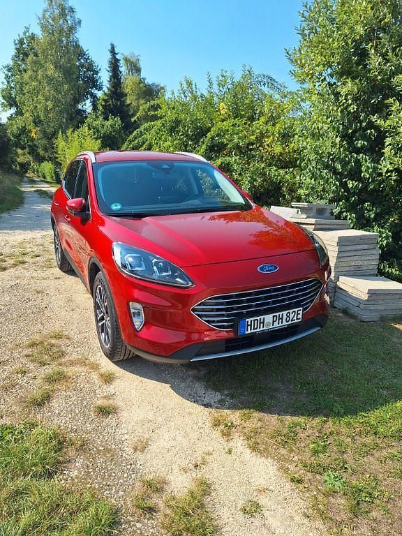Rot Gebraucht 2020 Ford Kuga Titanium X SUV | 24.900 € (Fairer Preis) - Bild 1/4