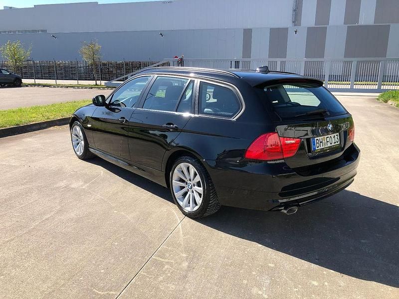 Gebraucht BMW 320 Comfort Edition 184 PS (135 kW) 2010 Schwarz Kombi