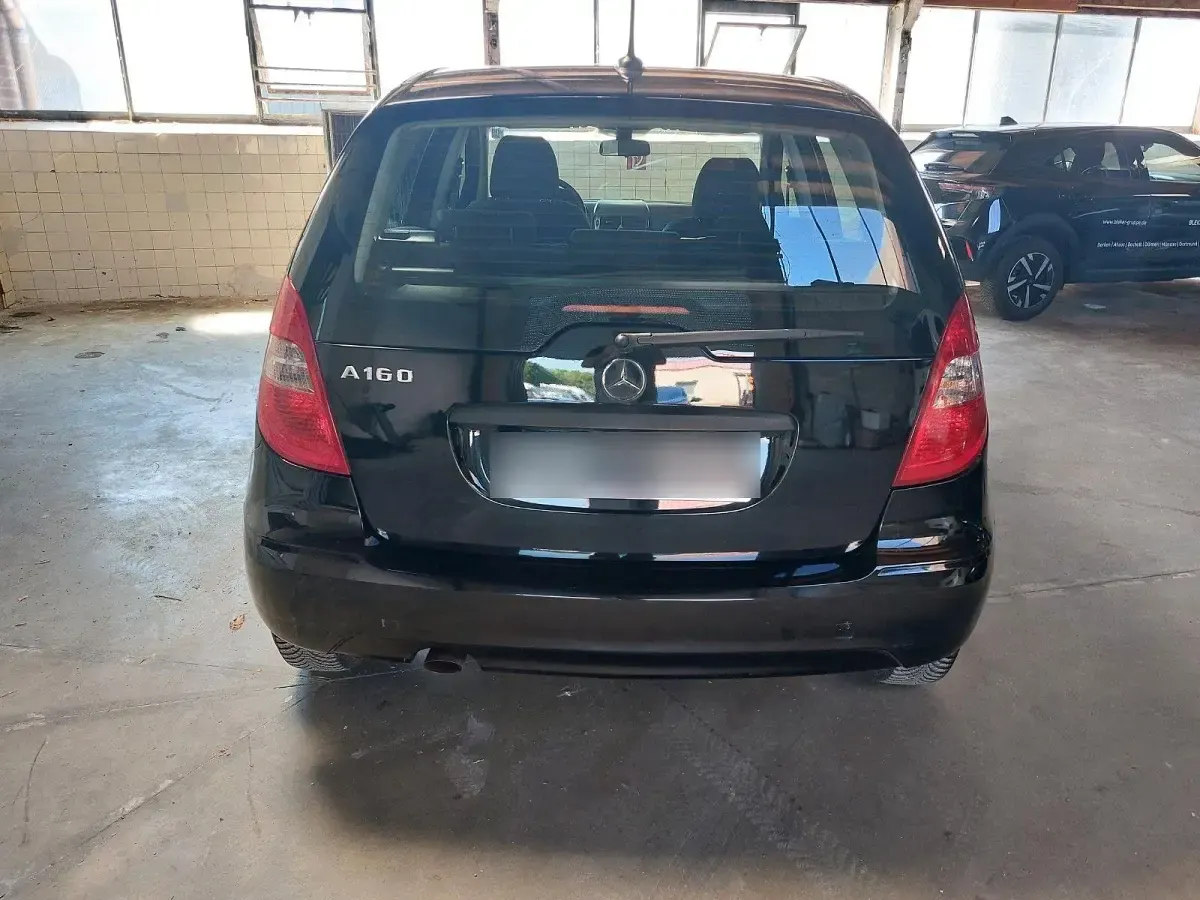 Gebraucht Mercedes A160 95 PS (69 kW) 2011 Schwarz Kleinwagen