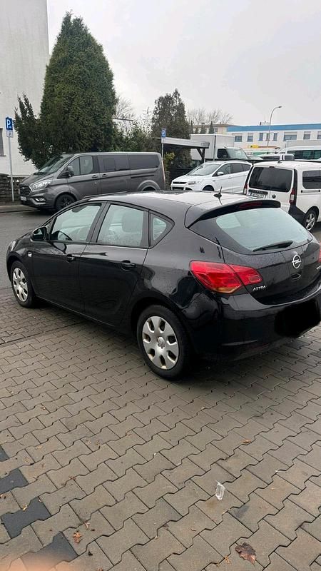 Gebraucht Opel Astra Eco 100 PS (73 kW) 2011 Schwarz Kleinwagen