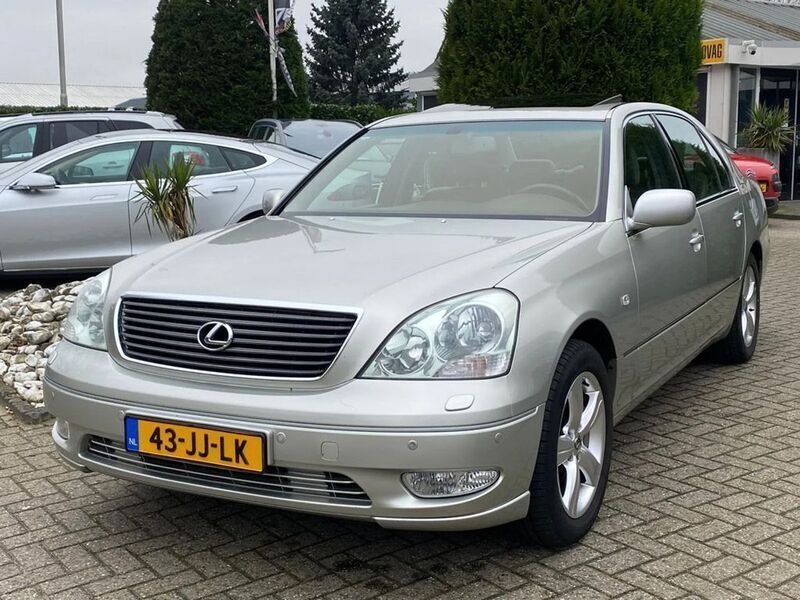 Grau Gebraucht 2002 Lexus LS430 Limousine | 5.950 € - Bild 1/4