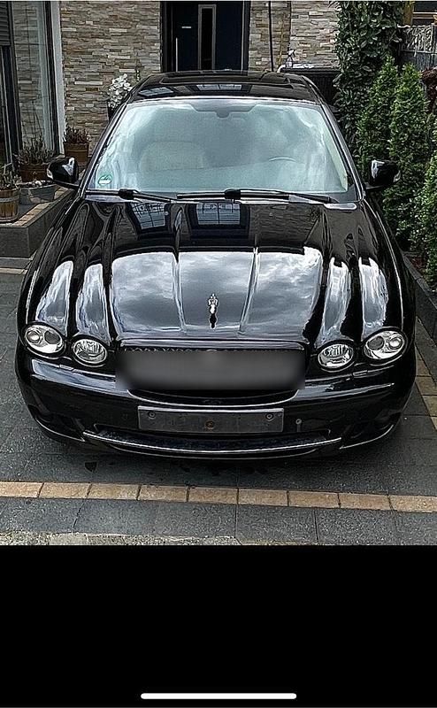 Schwarz Gebraucht 2008 Jaguar X-type Executive Limousine | 4.500 € - Bild 1/2