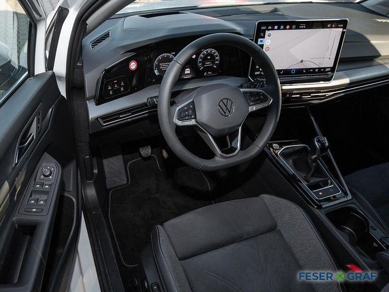 Gebraucht VW Golf VIII Style 150 PS (110 kW) 2024 Weiß Limousine