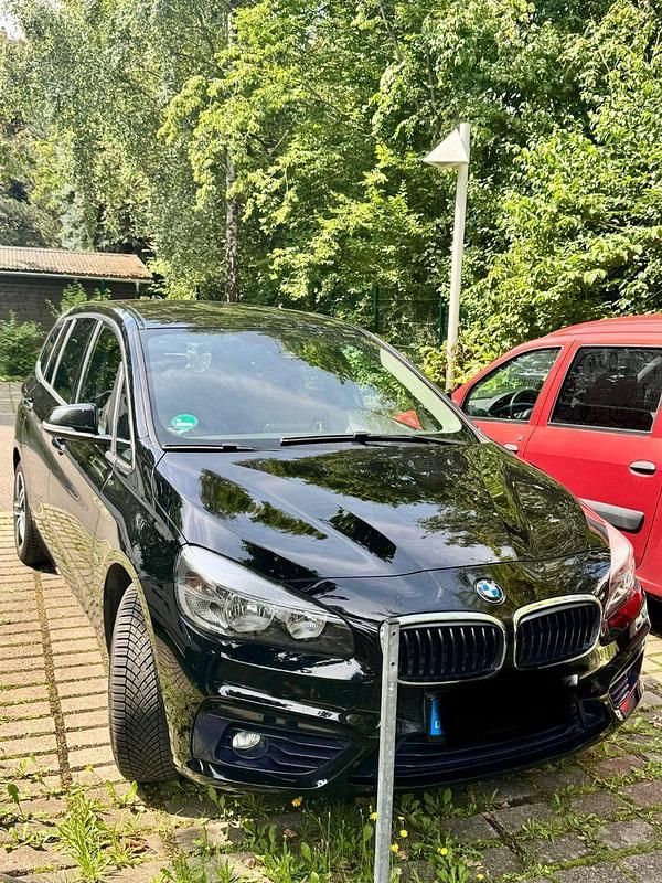 Schwarz Gebraucht 2016 BMW 220 Gran Tourer Luxury Line Van / Kleinbus | 14.300 € (Superpreis) - Bild 1/4