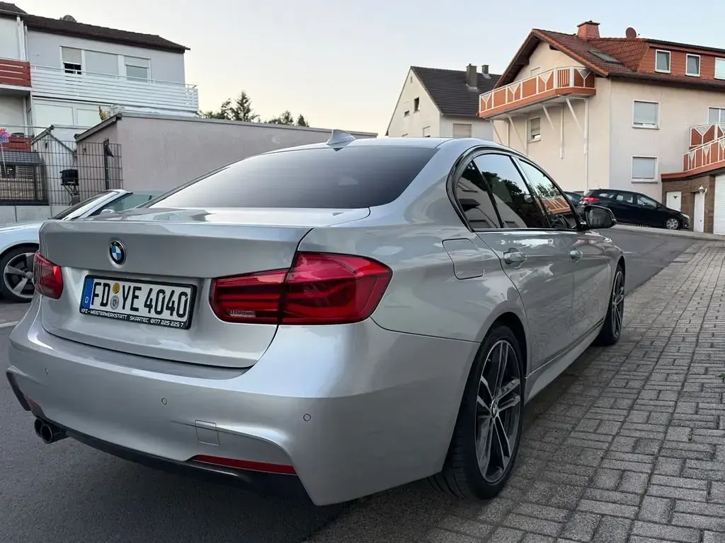 Gebraucht BMW 330 M Sport 258 PS (189 kW) 2018 Grau Limousine