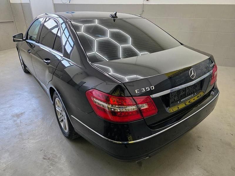 Gebraucht Mercedes E350 211 PS (155 kW) 2011 Schwarz Limousine