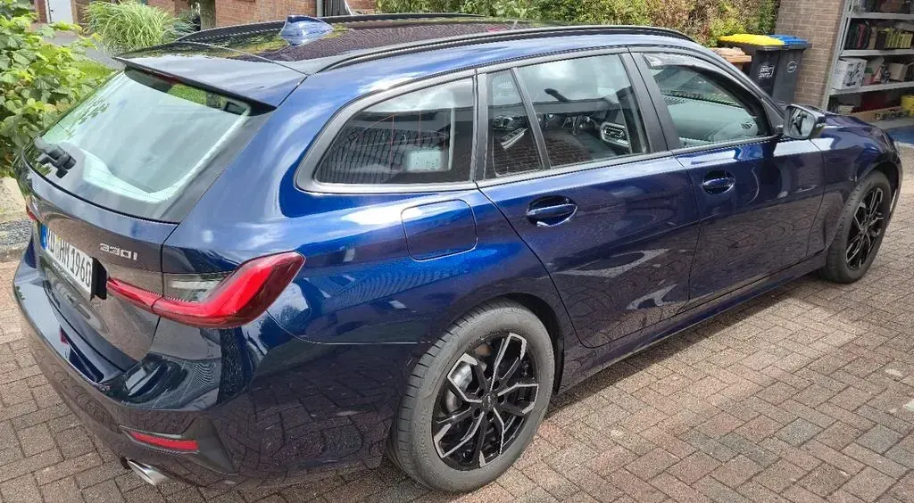 Gebraucht BMW 330 Advantage 258 PS (189 kW) 2021 Blau Kombi