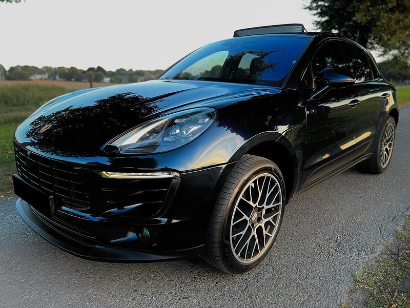Blau Gebraucht 2016 Porsche Macan S SUV | 29.999 € (Superpreis) - Bild 1/4
