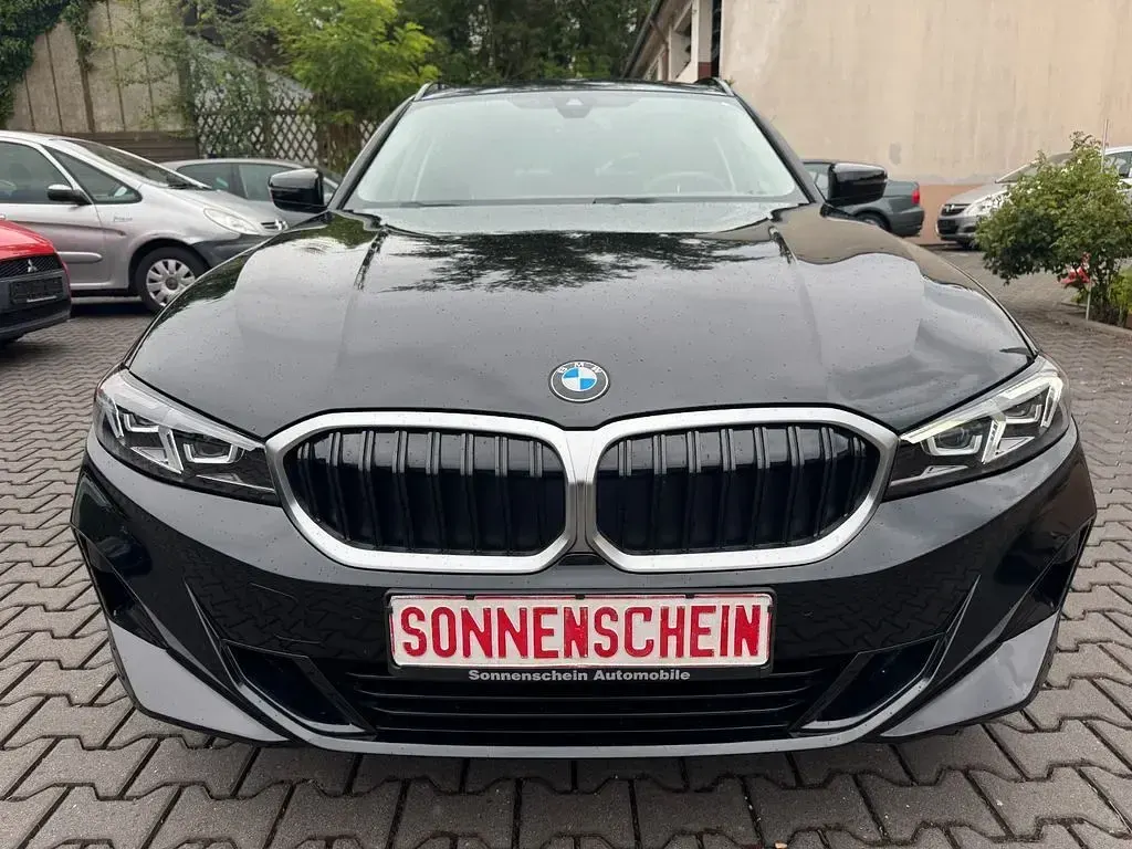 Gebraucht BMW 318 Sport Line 150 PS (110 kW) 2025 Schwarz Limousine