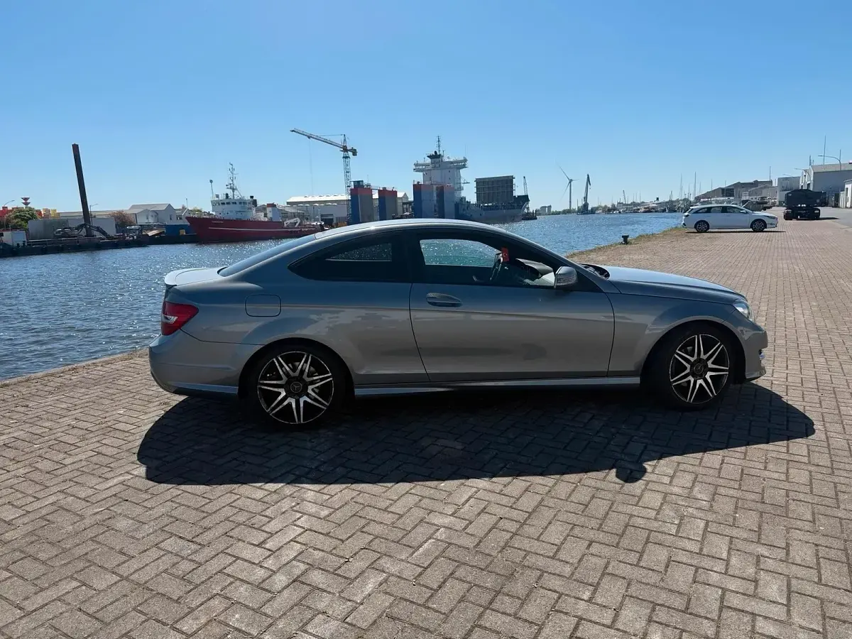 Gebraucht Mercedes C250 AMG 204 PS (150 kW) 2012 Grau Coupé