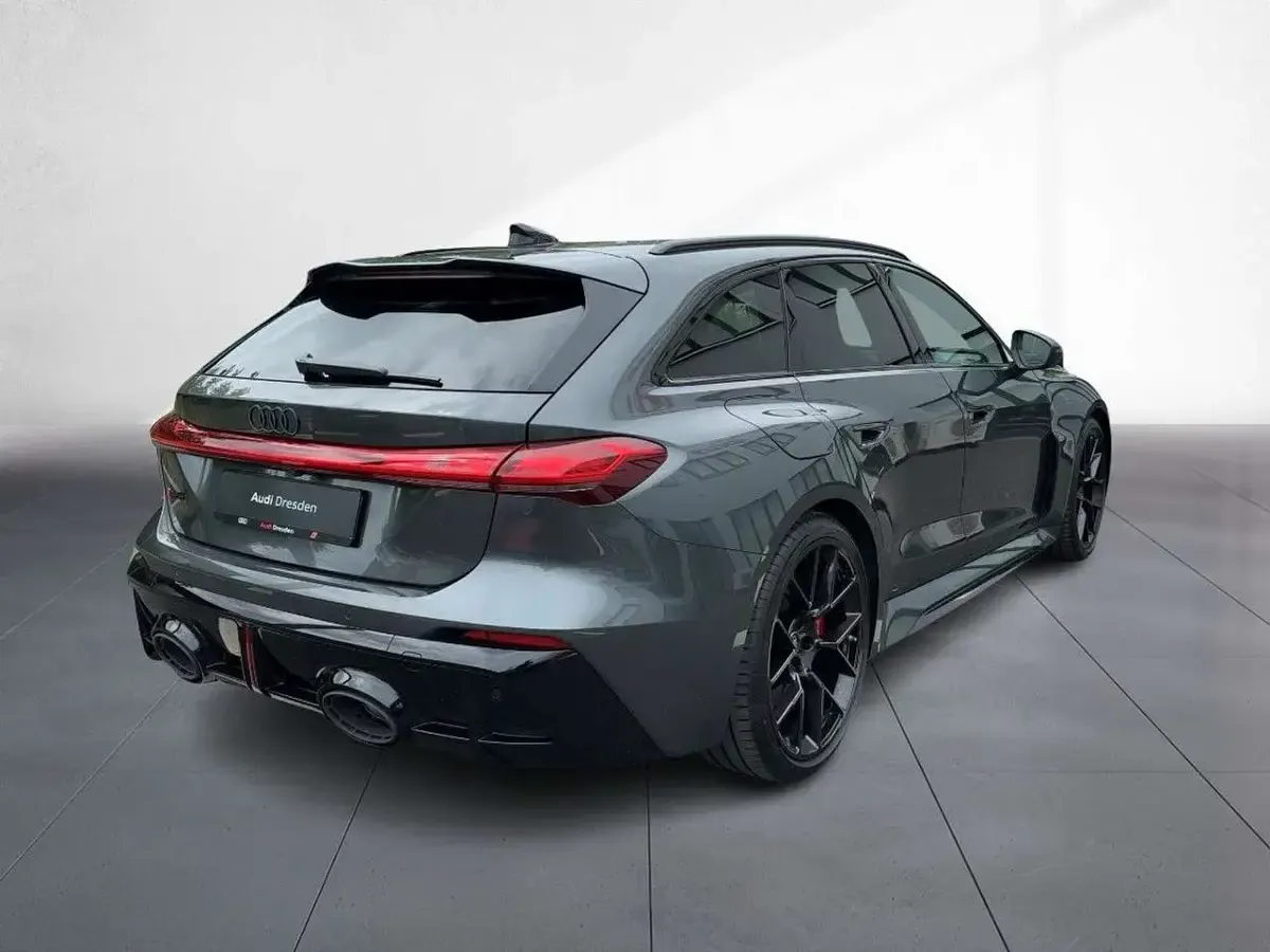 Neu Audi RS5 639 PS (469 kW) 2026 Daytonagrau perleffekt Kombi