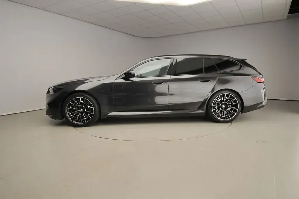 Gebraucht BMW M5 Sport Line 727 PS (534 kW) 2025 Grau Kombi