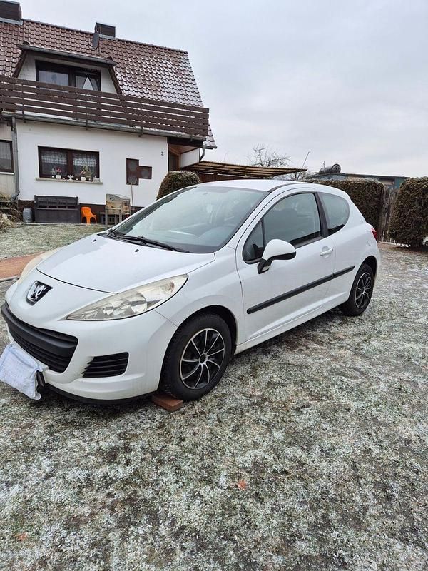 Gebraucht Peugeot 207 112 PS (82 kW) 2011 Weiß Kleinwagen