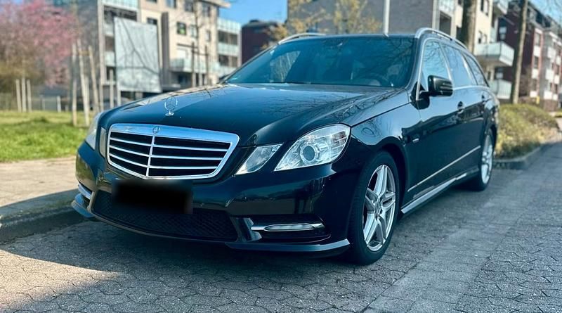 Gebraucht Mercedes E220 AMG line 170 PS (125 kW) 2011 Schwarz Kombi