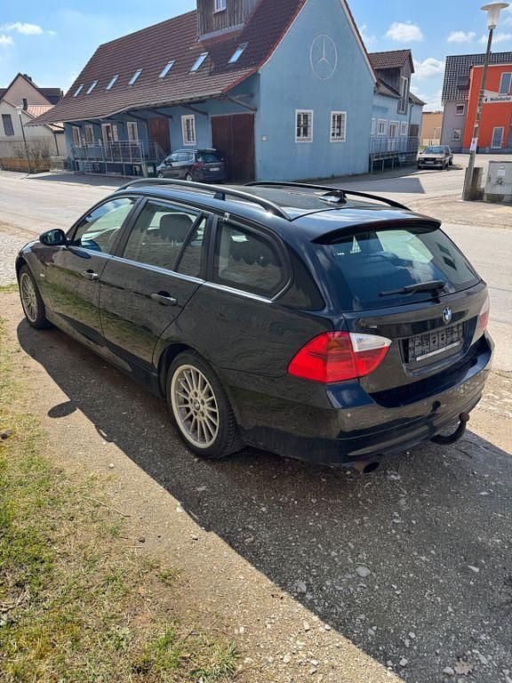 Gebraucht BMW 318 143 PS (105 kW) 2006 Schwarz Kombi