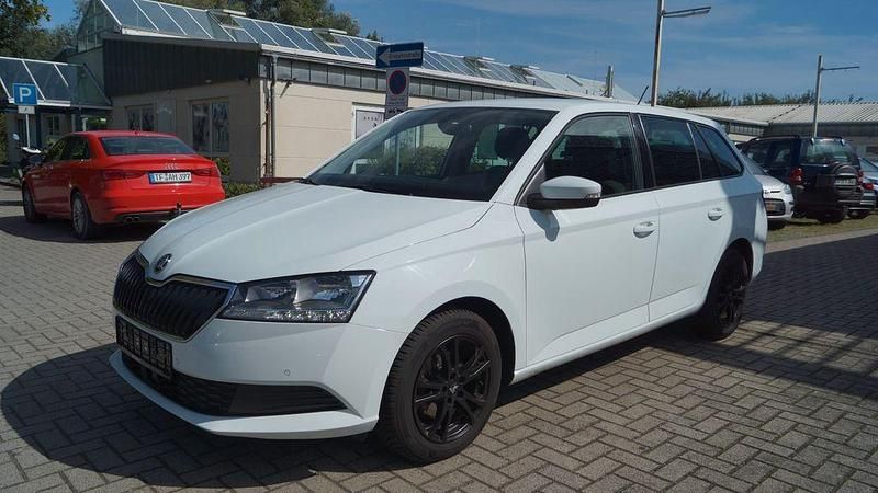 Weiß Gebraucht 2019 Skoda Fabia Ambition Kombi | 8.500 € (Guter Preis) - Bild 1/4